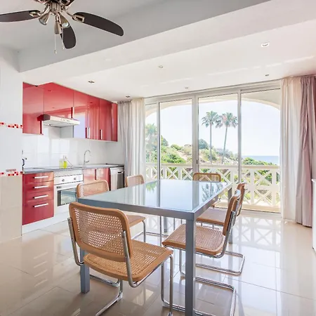 Beachfront Dos Aveiros דירה