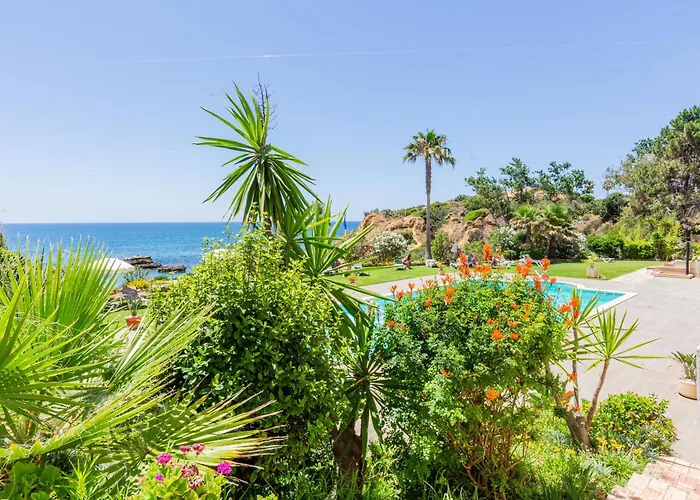 Beachfront Dos Aveiros