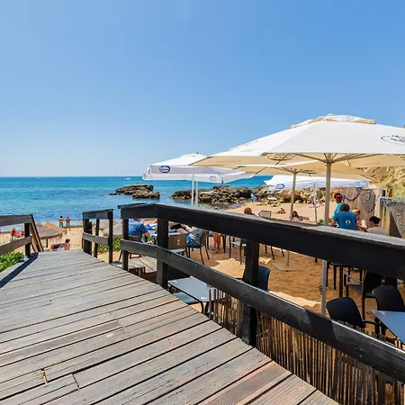 Beachfront Dos Aveiros شقة البوفيرا