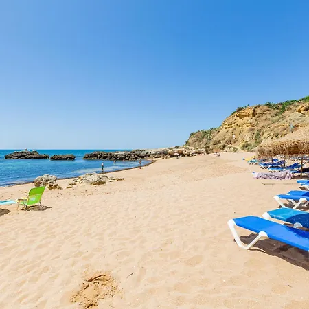 Beachfront Dos Aveiros *