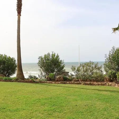 Beachfront Dos Aveiros Apartment Albufeira