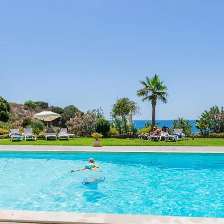 Beachfront Dos Aveiros * 阿尔布费拉